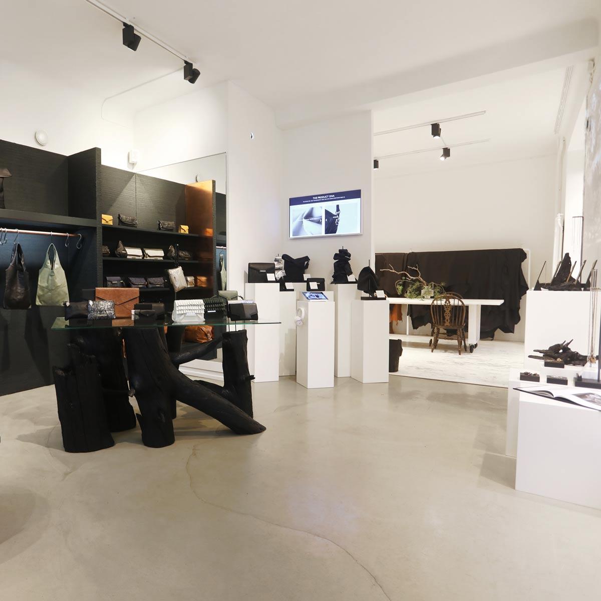 showroom_inside_square