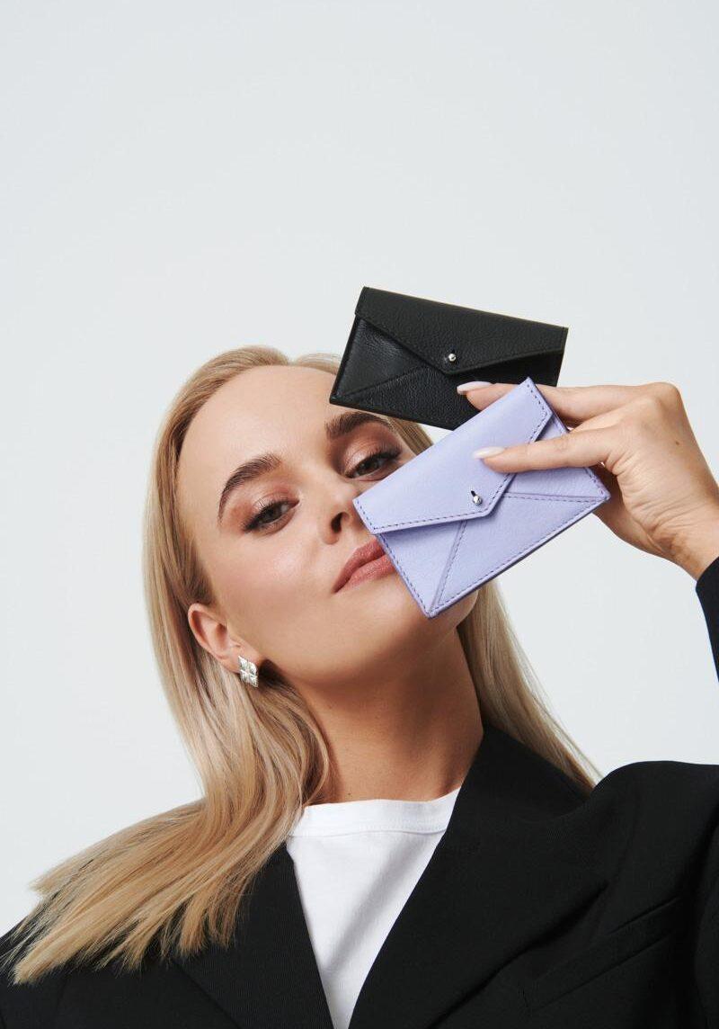 20220429_Lovia_Mmiisas_1259_1200px Miisas x Lovia - Kanto Cardholder Black & Lavender