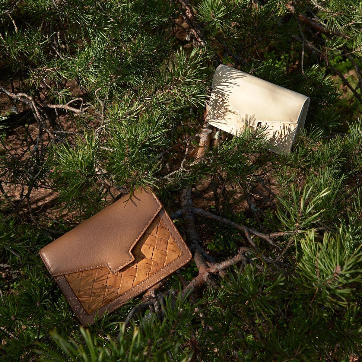 Lovia_Hilla_Birchbark_Brown_White
