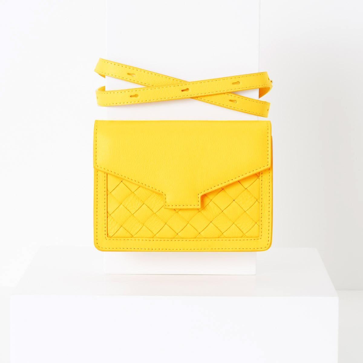 lovia_hilla_yellow_front